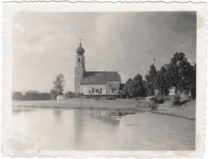 uKr12-04-Kreuz-Weiher-m-Kirche-k