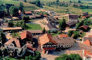  1976